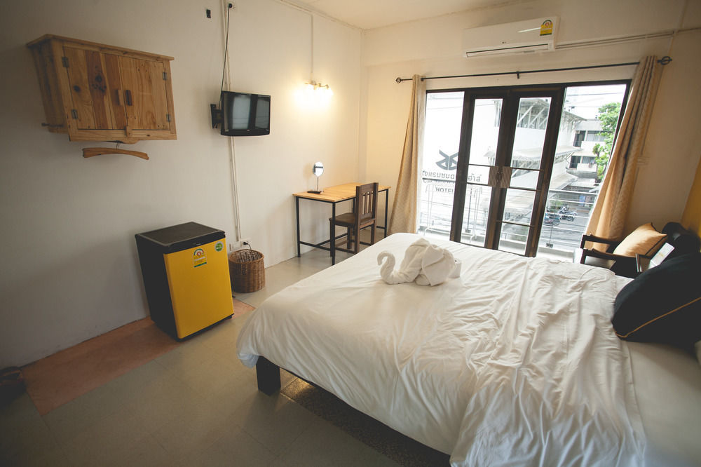 Isleep Guesthouse Чиангмай Экстерьер фото